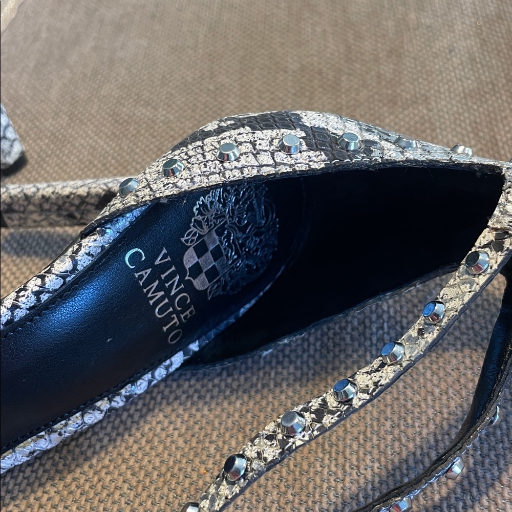 NEW Vince Camuto Womens Lorasha Studded Stiletto Heel Sandals Shoes SIZE 9 - Picture 3 of 7